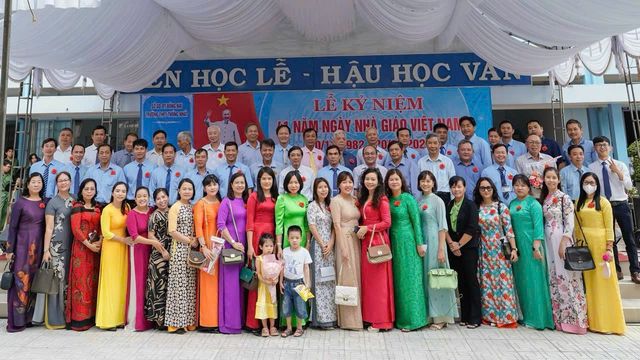2023 – Tập thể cán bộ, giáo viên – 41 năm Ngày Nhà giáo (20/11/2023)