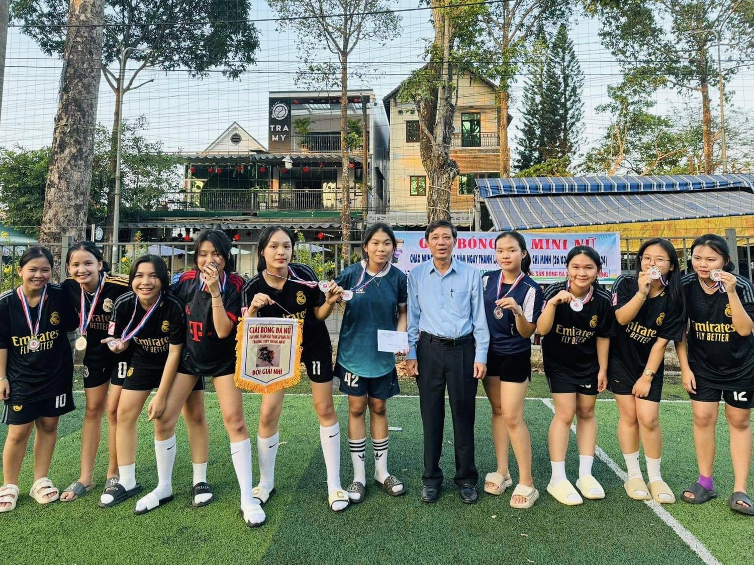 Đội tuyển bóng đá nữ